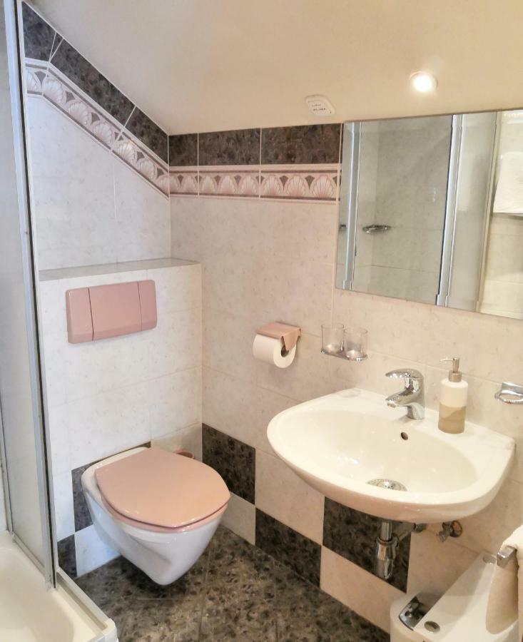 לינה וארוחת בוקר היליגנבלוט Haus Marienheim מראה חיצוני תמונה